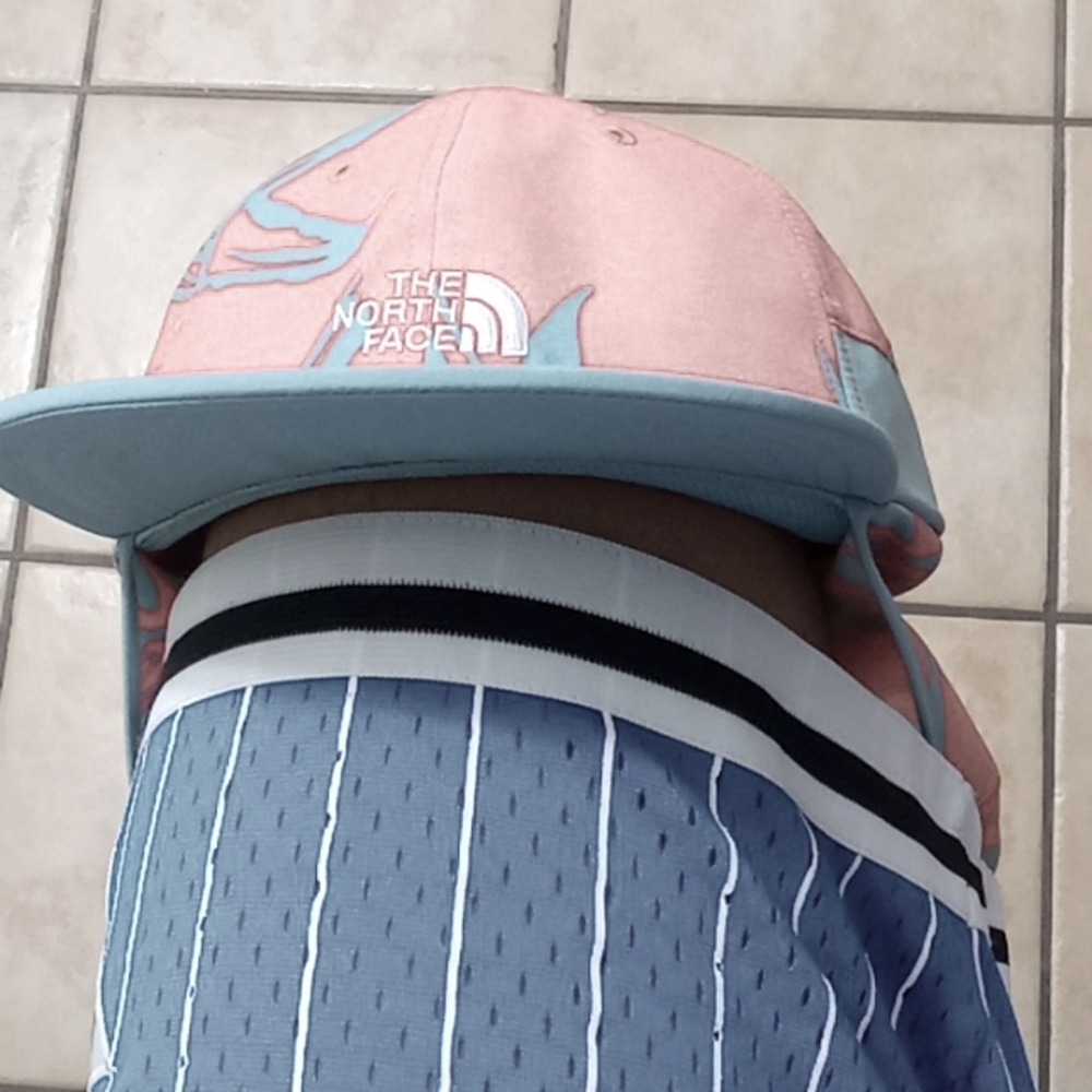 The North Face v sun cap c.never stop exploring.